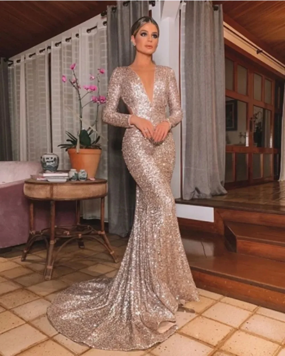New Dubai Formal Saudi Evening Dress Long Shiny Sequin Deep V-Neck Long Sleeves Mermaid Prom Party dress Formal Occasion Dresses
New Dubai Formal Saudi Evening Dress Long Shiny Sequin Deep V-Neck Long Sleeves Mermaid Prom Party dress Formal Occasion Dresses