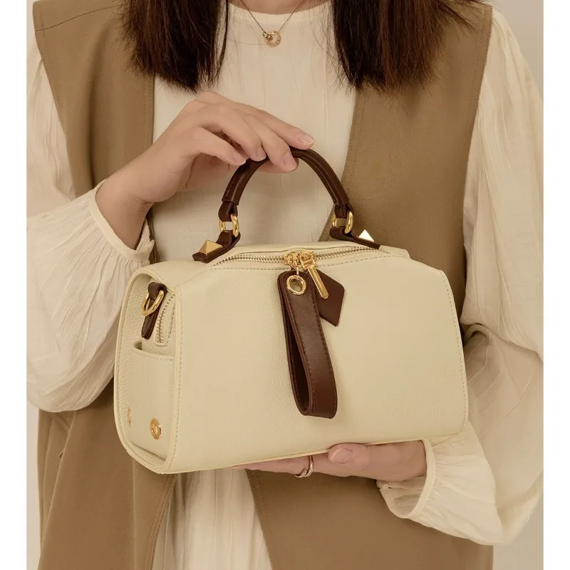 Spring and Summer New Large-capacity Pillow Bag Women's Crossbody High-end Portable Commuting Texture Shoulder Bag
Spring and Summer New Large-capacity Pillow Bag Women's Crossbody High-end Portable Commuting Texture Shoulder Bag