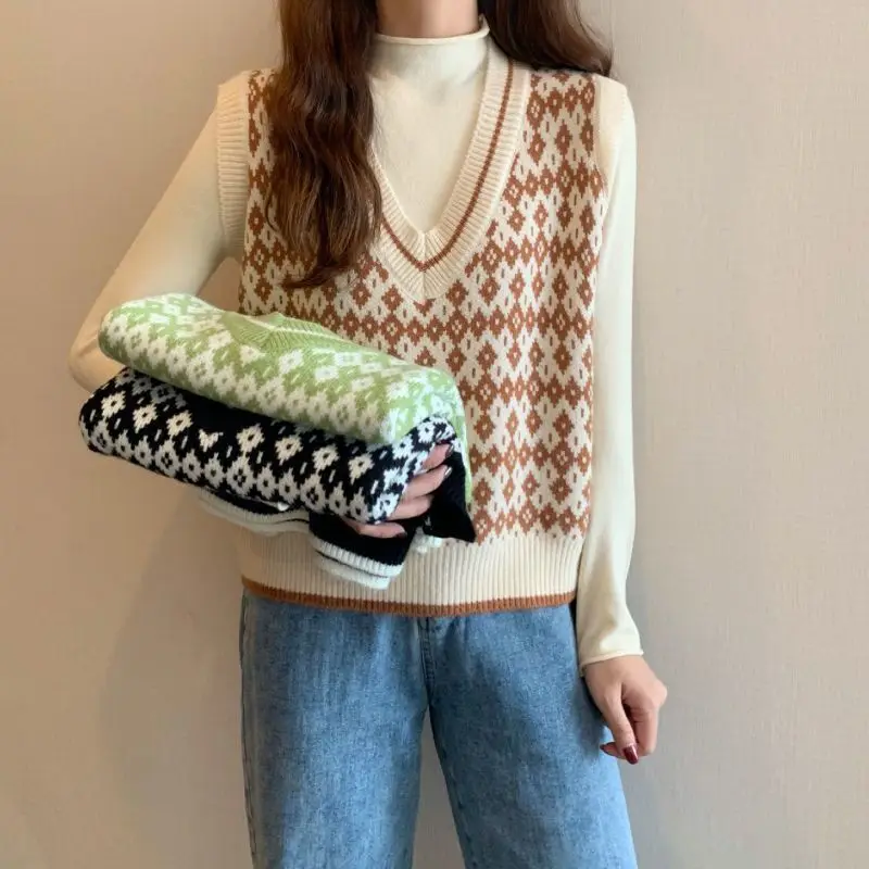 Spring and Autumn College Fengling Plaid Sweater Vest Women's Korean Version Loose V-Neck Cropped Wool Knit Sleeveless Vest
Spring and Autumn College Fengling Plaid Sweater Vest Women's Korean Version Loose V-Neck Cropped Wool Knit Sleeveless Vest