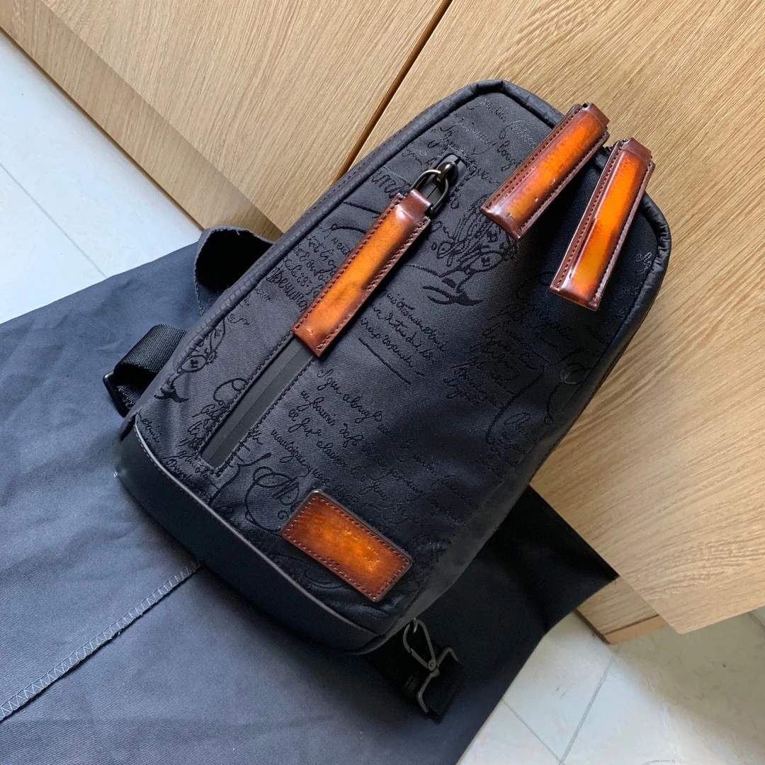 

Seetoo Scritto Nylon Messenger Bag Double Shoulder Backpack Change Color Business Leisure Travel Bag 33*21*7cm