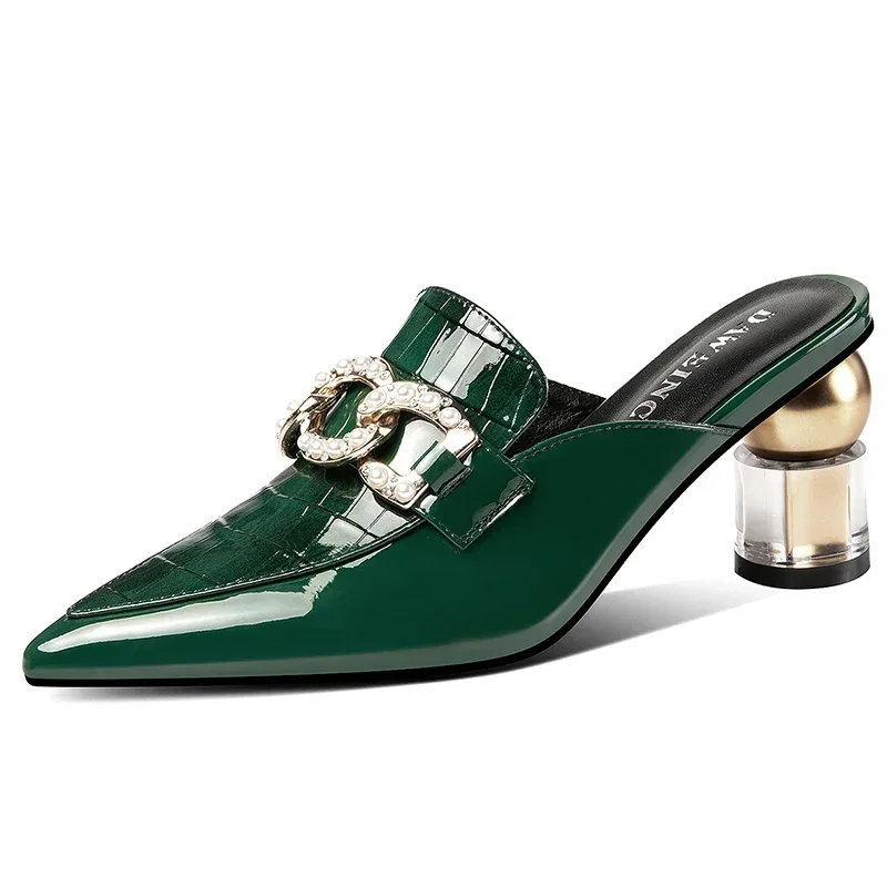 2024 Baotou Half Slippers Women's Summer New Pointed Toe Fashion Half Support Women's Shoes Soft Leather Thick HeelSlippers
2024 Baotou Half Slippers Women's Summer New Pointed Toe Fashion Half Support Women's Shoes Soft Leather Thick HeelSlippers