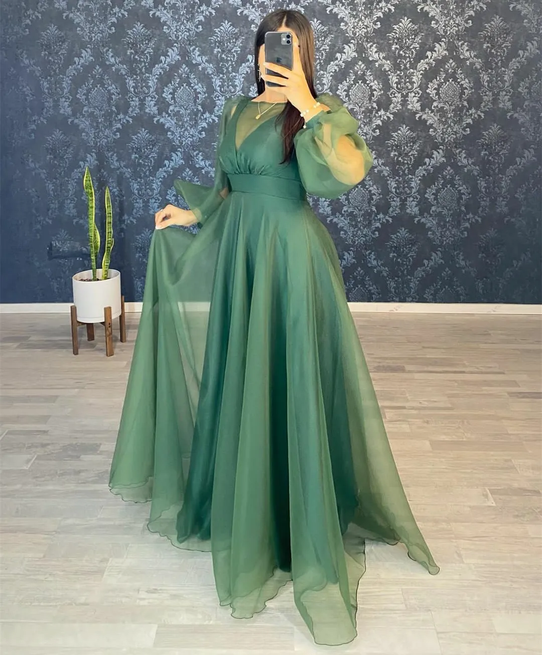 Long O-Neck Pleated Evening Dresses With Sleeves A-Line Green Floor Length Zipper Back Robe De Mariée Party Gown For Women
Long O-Neck Pleated Evening Dresses With Sleeves A-Line Green Floor Length Zipper Back Robe De Mariée Party Gown For Women