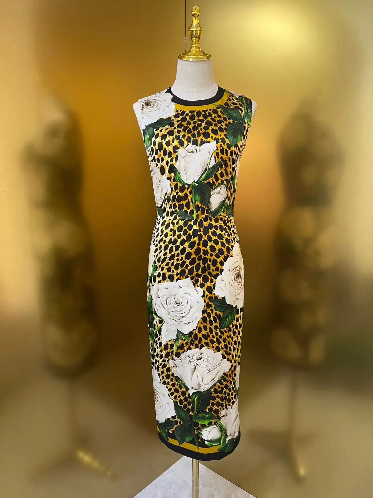 Fyion High Quality 2023 Summer Women Fashion Runway Top Holiday Midi Leopard Print Dress Ladies Slim Silk Dresses
Fyion High Quality 2023 Summer Women Fashion Runway Top Holiday Midi Leopard Print Dress Ladies Slim Silk Dresses