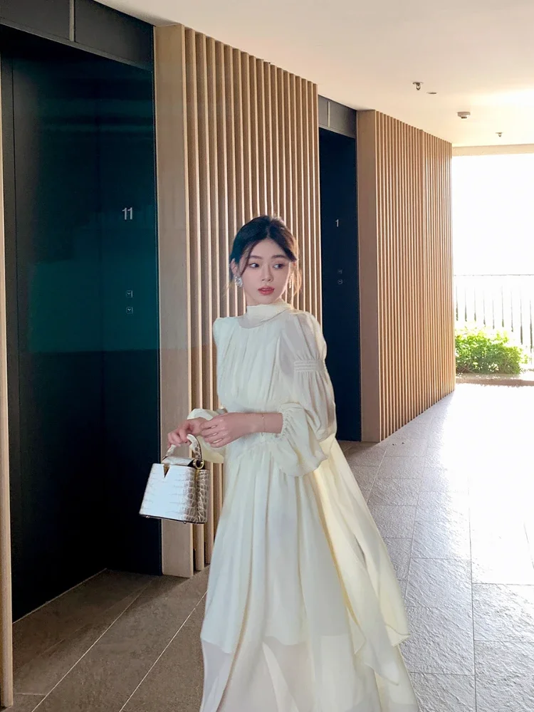 Female Spring Temperament Senior Sense of Tea Break French Bubble Sleeve White Dress Long Short Section Waist Slim Fairy Dress
Female Spring Temperament Senior Sense of Tea Break French Bubble Sleeve White Dress Long Short Section Waist Slim Fairy Dress