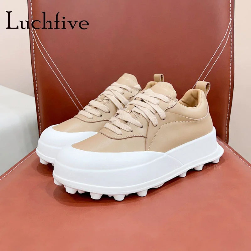 2024 New Leather Women's Sneakers Lace Up Round Toe Thick Sole Vulcanized Shoes Brand Casual Flats Shoes Mujer
2024 New Leather Women's Sneakers Lace Up Round Toe Thick Sole Vulcanized Shoes Brand Casual Flats Shoes Mujer