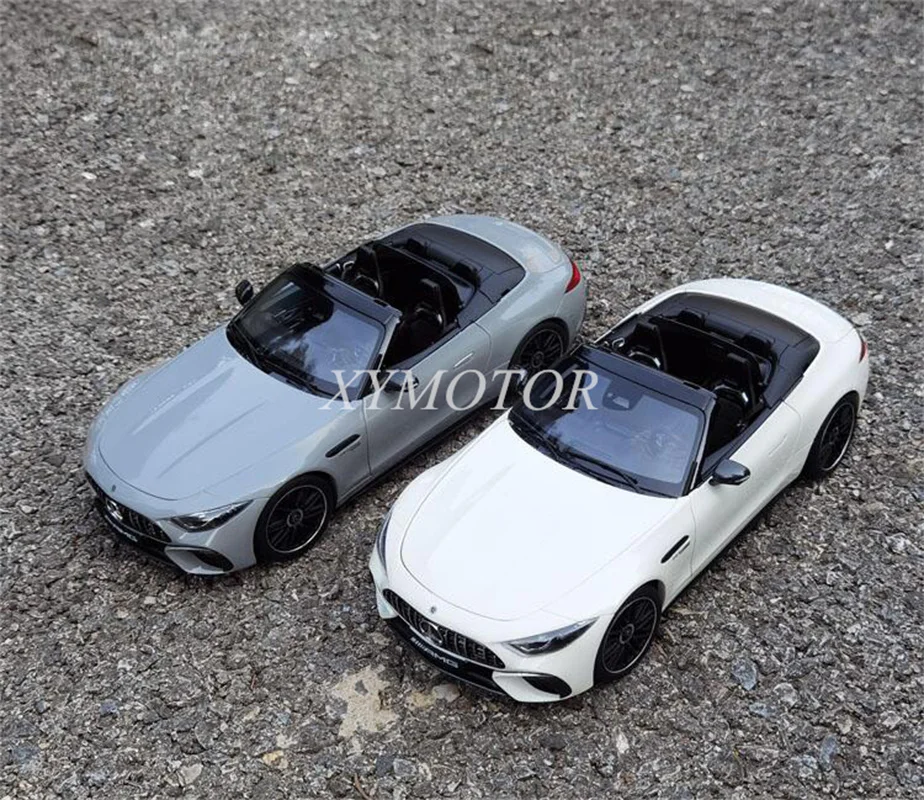 Модель автомобиля металлическая под давлением, белая/серая, для Mercedes Benz AMG SL63 R232
Модель автомобиля металлическая под давлением, белая/серая, для Mercedes Benz AMG SL63 R232