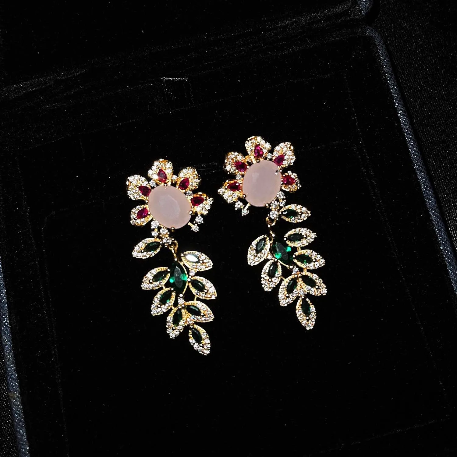 Beautiful Flower Dangle Drop Earrings for Women Luxury Jewelry Micro Inlaid AAA Zircon High Quality Silver Plated Earrings
Beautiful Flower Dangle Drop Earrings for Women Luxury Jewelry Micro Inlaid AAA Zircon High Quality Silver Plated Earrings