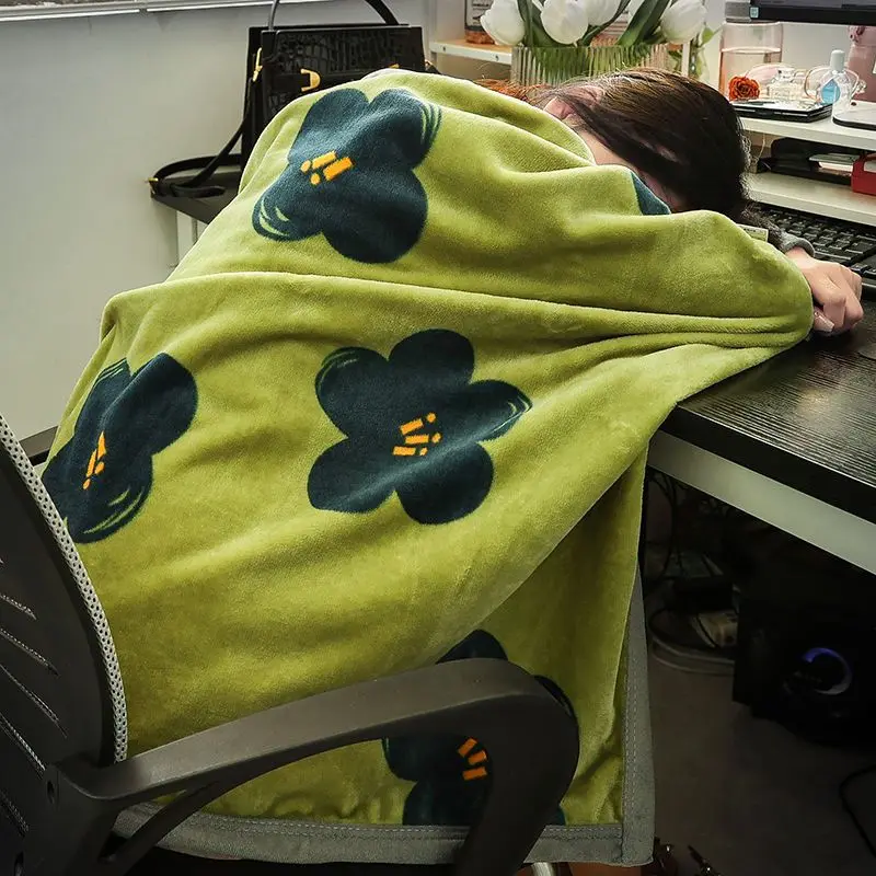 Soft Milk Velvet Sofa Blanket Dormitory Office Nap Cover Leg Knee Warm Air Conditioning Sleeping Shawl Wearable Blanket Poncho
Soft Milk Velvet Sofa Blanket Dormitory Office Nap Cover Leg Knee Warm Air Conditioning Sleeping Shawl Wearable Blanket Poncho