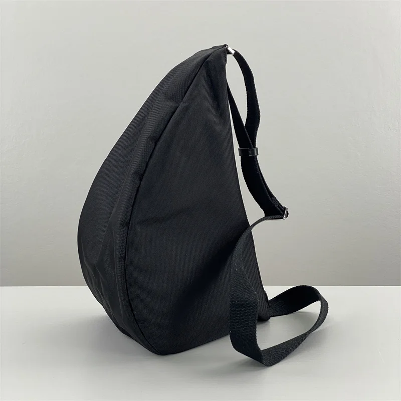 

New nylon canvas banana bag, fashionable and casual shoulder bag, crossbody bag, underarm bag, half moon bag for women
