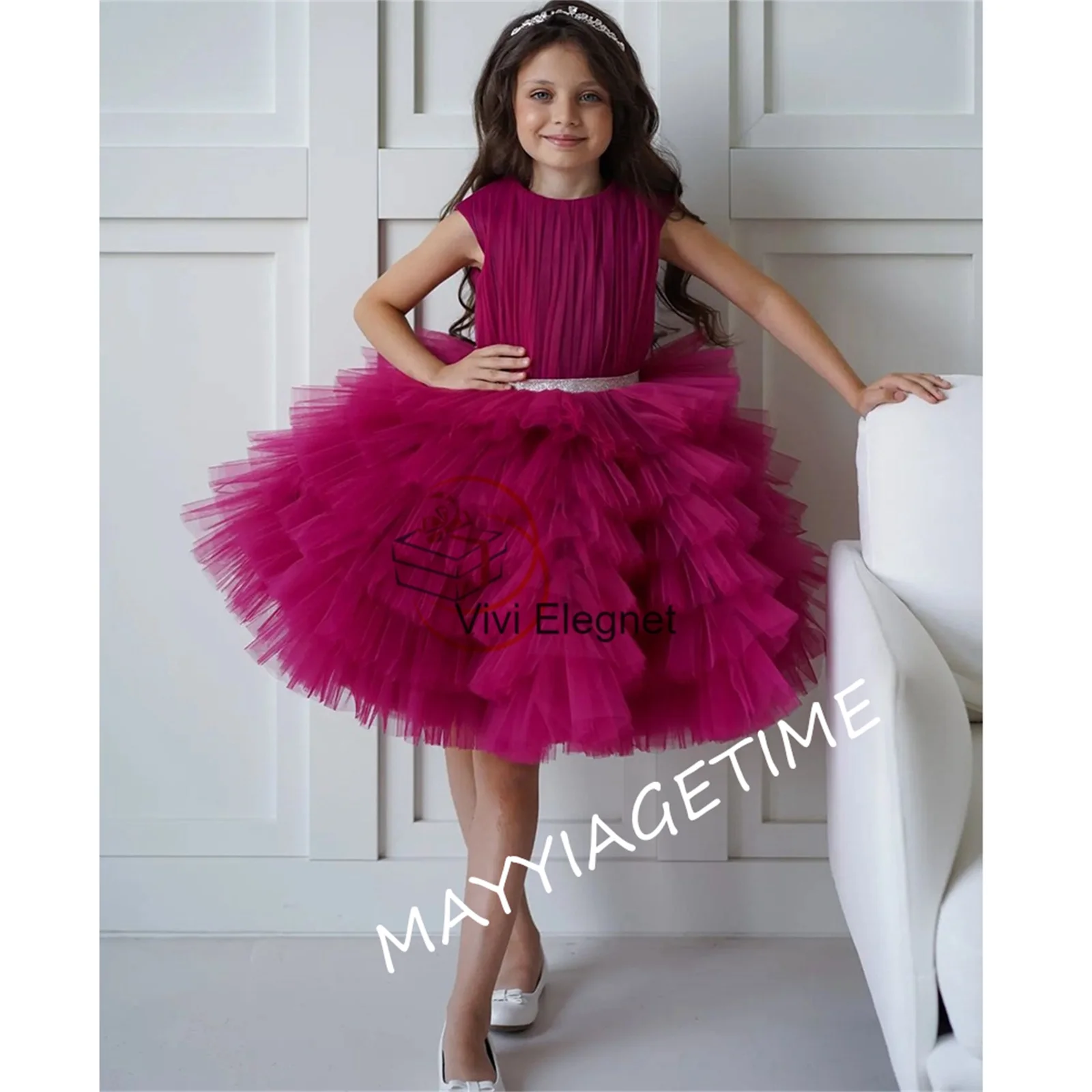 Burgundy Tiered Sleeveless Fashion Flower Girl Dresses New Pleat Wedding Party Gowns with Belt فساتين اطفال للعيد Zipper Back
Burgundy Tiered Sleeveless Fashion Flower Girl Dresses New Pleat Wedding Party Gowns with Belt فساتين اطفال للعيد Zipper Back