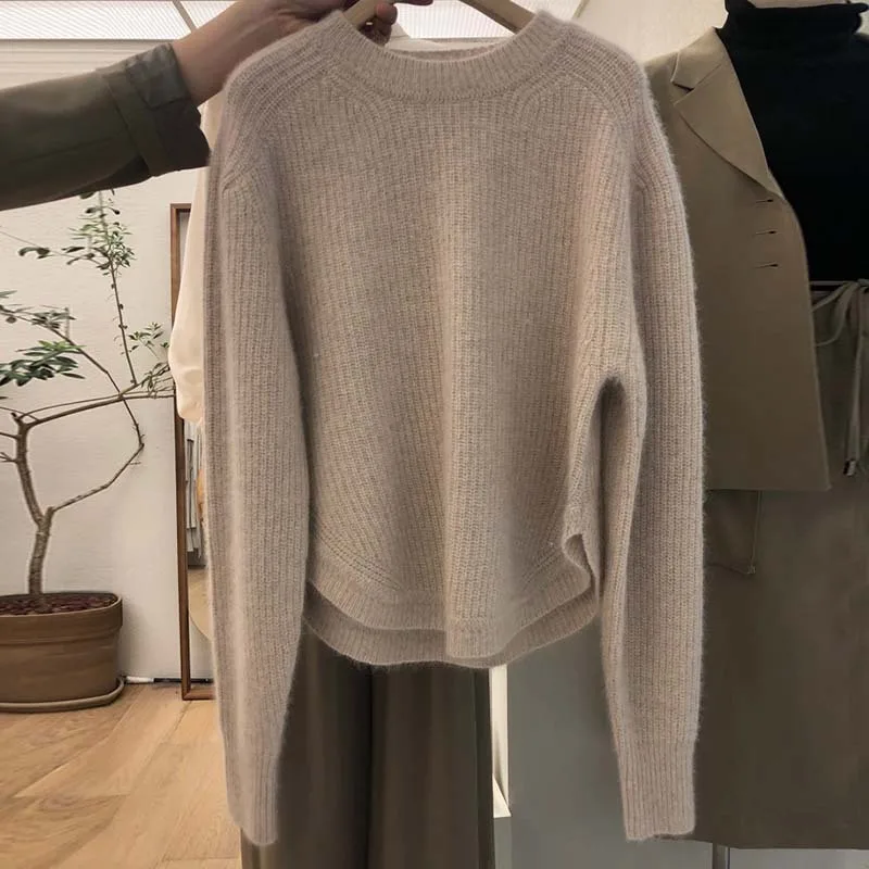 Sweater women's autumn and winter Korean version of the new fashion loose thin soft waxy temperament knitted tops tide.
Sweater women's autumn and winter Korean version of the new fashion loose thin soft waxy temperament knitted tops tide.