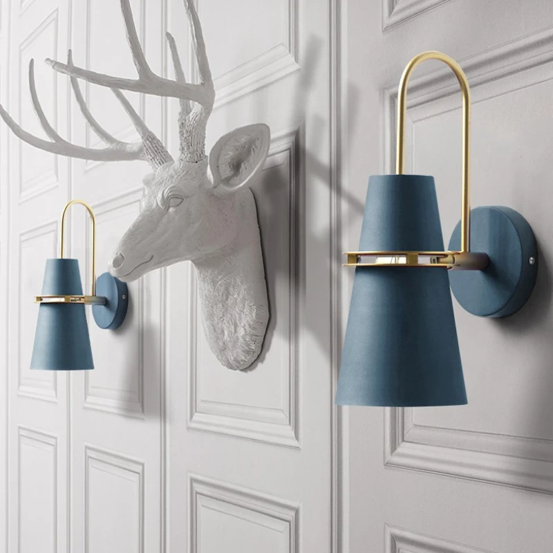 Simple personality LED wall lamp, study living room bedroom bedside wall lamp, horn wall lamp decoration
Simple personality LED wall lamp, study living room bedroom bedside wall lamp, horn wall lamp decoration