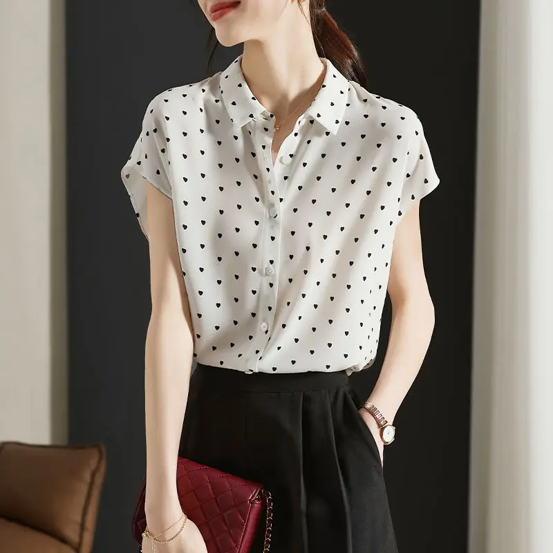 Fashion Lapel Printed Short Sleeve Chiffon Shirt Female Clothing 2023 Summer New Oversized Commute Tops Loose Casual Blouse
Fashion Lapel Printed Short Sleeve Chiffon Shirt Female Clothing 2023 Summer New Oversized Commute Tops Loose Casual Blouse