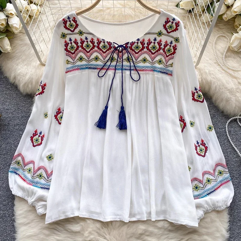 

Boho Loose Cotton Rayon Blusas White Floral Embroidery Blouse Tops Casual O-neck Long Lantern Sleeve Blouses Shirt Women