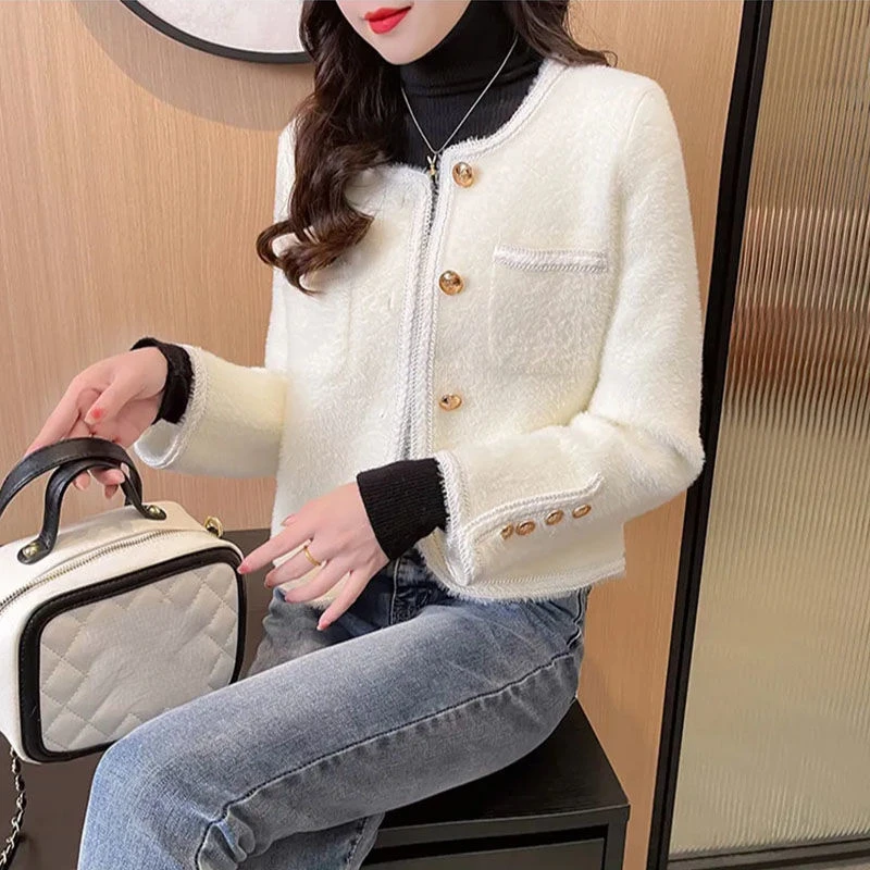 2023 New Spring Autumn Women's Sweater Cardigan Top Chic Single Breasted Casual Thick Mink Hair Knitting Loose Coat Outwear E238
2023 New Spring Autumn Women's Sweater Cardigan Top Chic Single Breasted Casual Thick Mink Hair Knitting Loose Coat Outwear E238