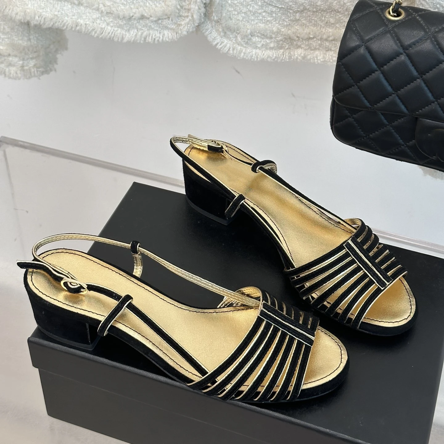 Summer Women Sandals Fashion Natural Cow Suede Sandals Med Heels Hollow Pumps Slingbacks Woman Shoes Party Dress Sandals Women
Summer Women Sandals Fashion Natural Cow Suede Sandals Med Heels Hollow Pumps Slingbacks Woman Shoes Party Dress Sandals Women