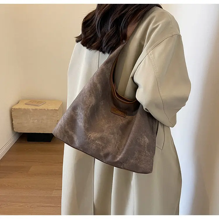 Ladies Underarm Bag Retro Tote Bag Pu lether handbag Fashion Shoulder Bag for women
Ladies Underarm Bag Retro Tote Bag Pu lether handbag Fashion Shoulder Bag for women