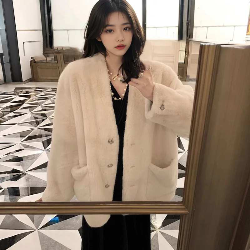 2023 autumn/winter fur integrated fur coat for women's imitation mink down lamb fur coat,young version new fashion tops
2023 autumn/winter fur integrated fur coat for women's imitation mink down lamb fur coat,young version new fashion tops