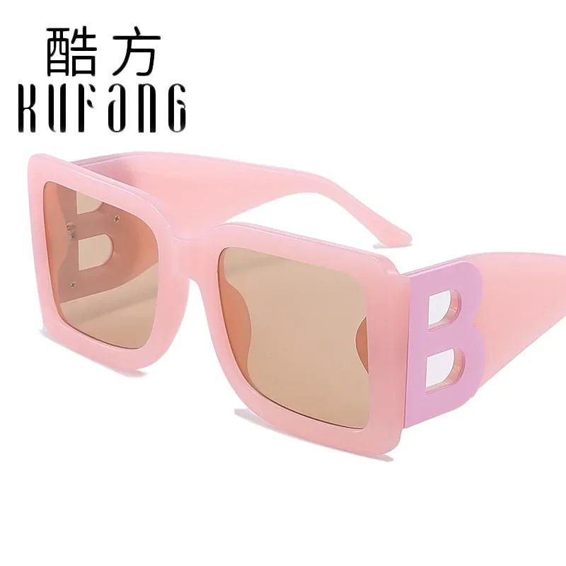 Europe and the United States men's big frame square sunglasses personality street photography women's glasses beach shade 
Europe and the United States men's big frame square sunglasses personality street photography women's glasses beach shade