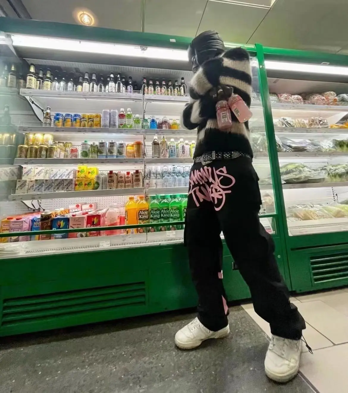 Y2K Retro Street Trend Cargo Pant 2023 New Fashion Minus Two Black Pants Harajuku Hip Hop Print Loose Overalls Joggers Men
Y2K Retro Street Trend Cargo Pant 2023 New Fashion Minus Two Black Pants Harajuku Hip Hop Print Loose Overalls Joggers Men