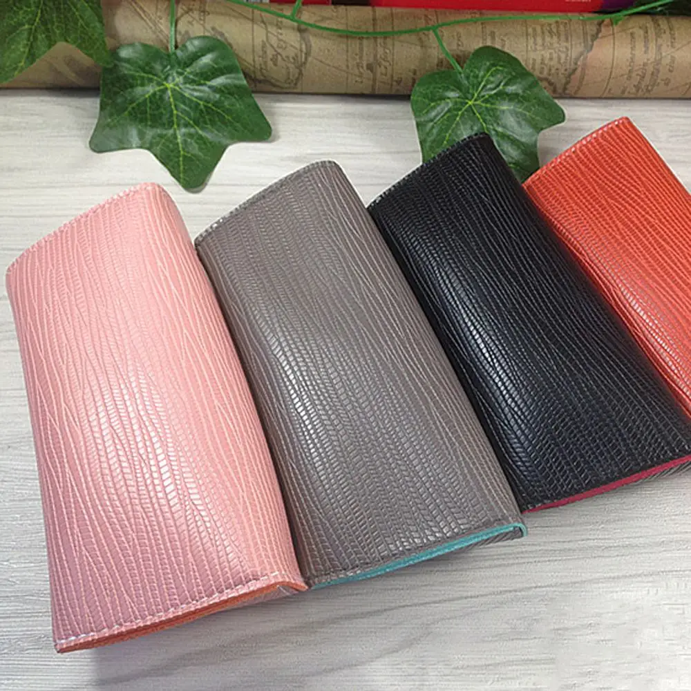 Simple Fashion Snap Fastener Retro Vintage Solid Color Storage Box Sunglasses Bag Pu Leather Eyewear Bag
Simple Fashion Snap Fastener Retro Vintage Solid Color Storage Box Sunglasses Bag Pu Leather Eyewear Bag