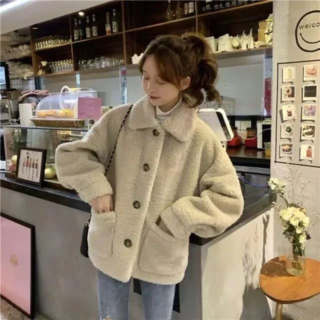 Winter Casual Lamb Wool Coat Loose Short Outercoat Lady Party Elegant Outfits Women Korea Fashion Warm Turn Down Collar Coats
Winter Casual Lamb Wool Coat Loose Short Outercoat Lady Party Elegant Outfits Women Korea Fashion Warm Turn Down Collar Coats