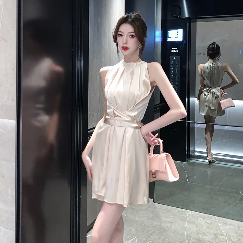 Elegant Formal Dresses Hanging Neck Cross Pleated Sleeveless Vest Dress 2023 Summer Slim Bodycon Party Club Dress
Elegant Formal Dresses Hanging Neck Cross Pleated Sleeveless Vest Dress 2023 Summer Slim Bodycon Party Club Dress