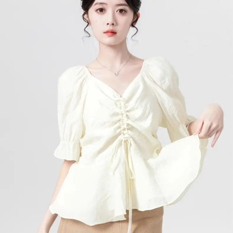 New Summer Fashion Solid Color Top French V-neck Western Style Chiffon Niche Shoulder Short Shirt for Women
New Summer Fashion Solid Color Top French V-neck Western Style Chiffon Niche Shoulder Short Shirt for Women