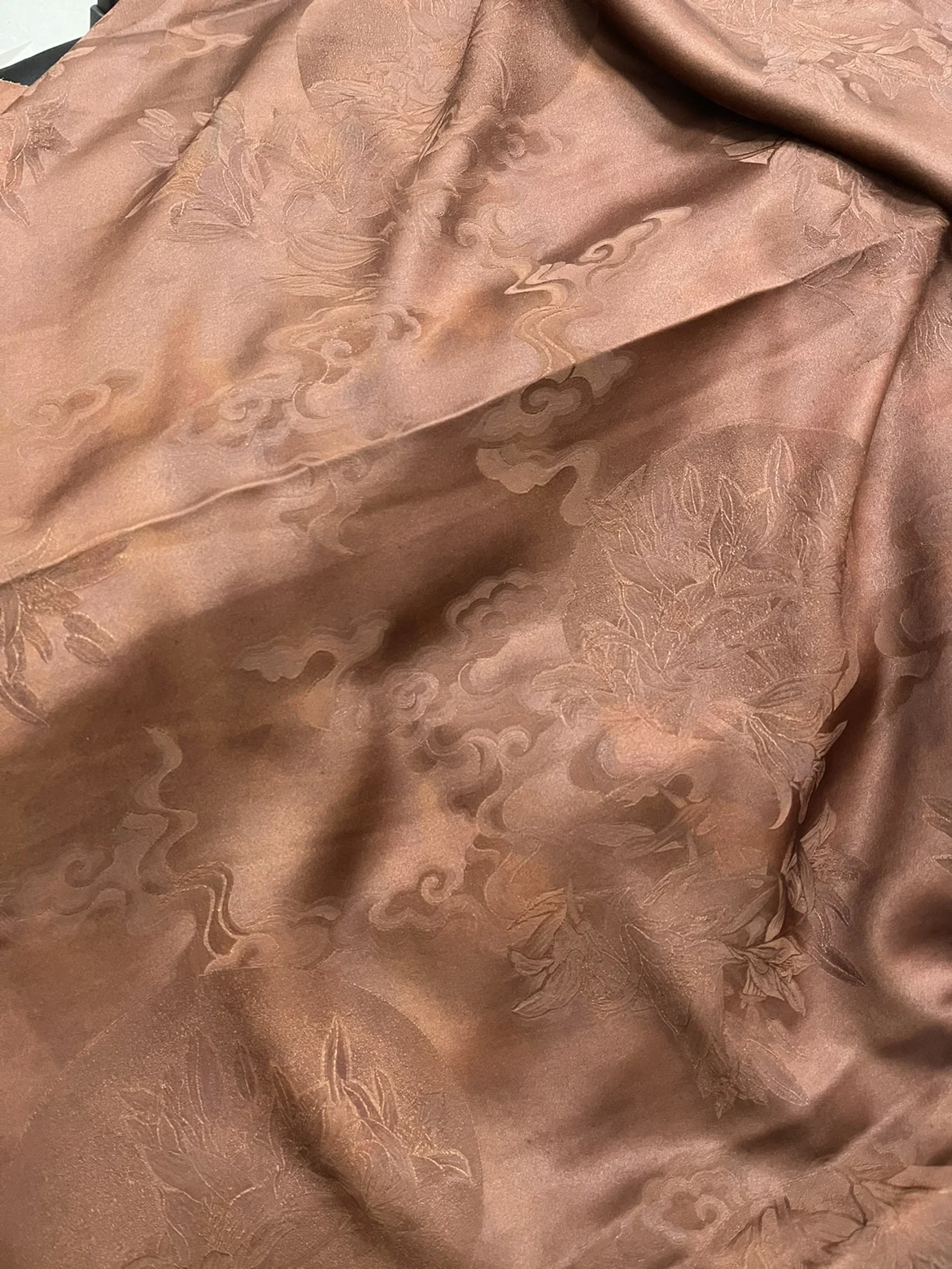 38Momme Heavy Satin Red Cloud Yarn Dress Cheongsam High Quality Real Silk Pure Natural Satin Fabric Per Meter
38Momme Heavy Satin Red Cloud Yarn Dress Cheongsam High Quality Real Silk Pure Natural Satin Fabric Per Meter