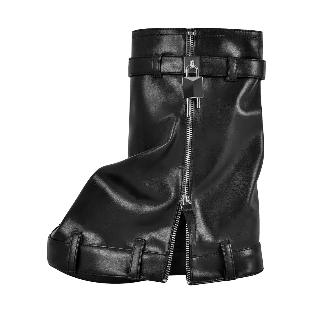 Thick Bottom Shark Button Lock Button Trouser Skirt Round Head Women's Boots Large Short Barrel Belt Buckle Slope Heels Shoes
Thick Bottom Shark Button Lock Button Trouser Skirt Round Head Women's Boots Large Short Barrel Belt Buckle Slope Heels Shoes