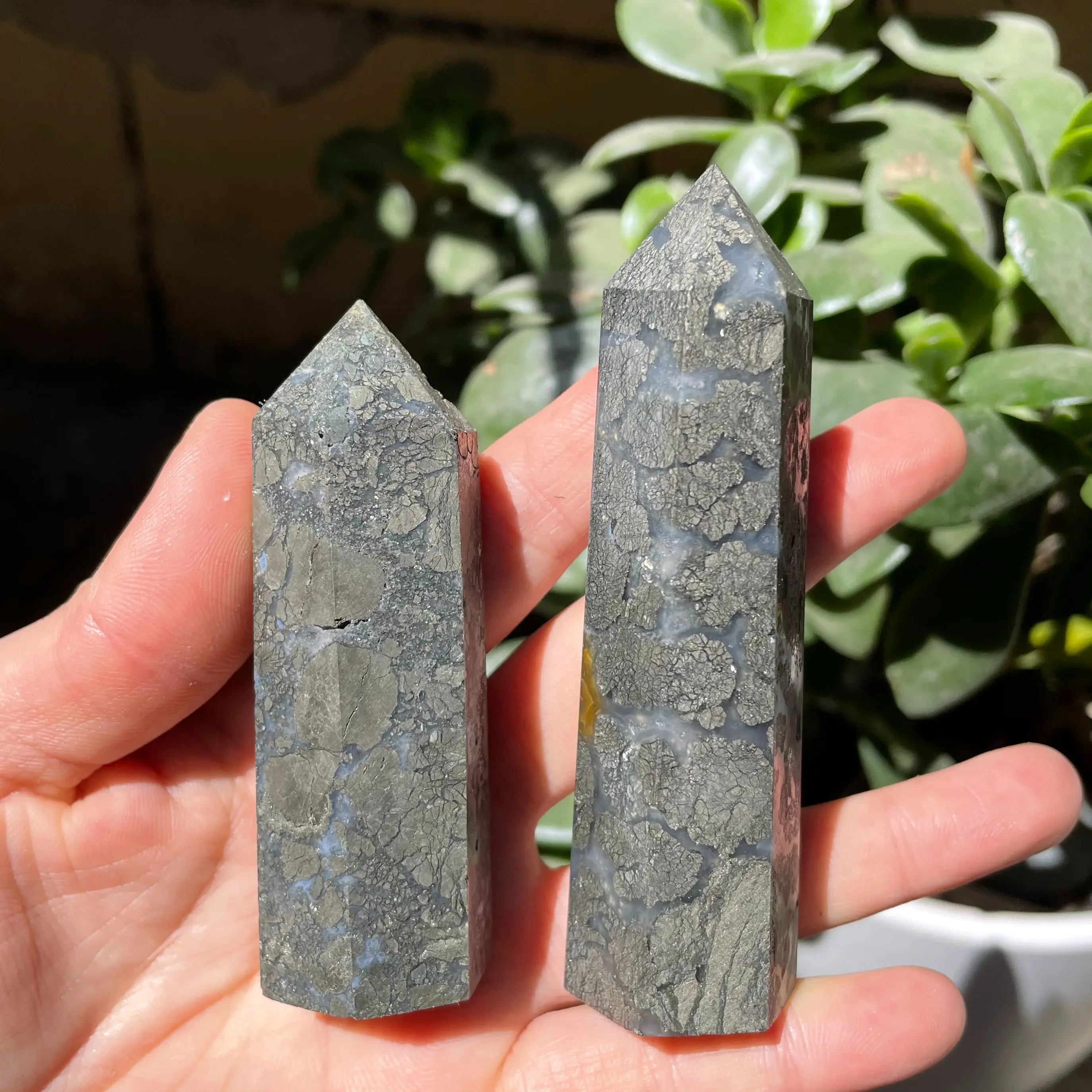 11cmNatural Agate and pyrite associated pyrite Obelisk Pyrite Quartz Wand Beautiful Ornament for Home Decor Energy Stone Pyramid
11cmNatural Agate and pyrite associated pyrite Obelisk Pyrite Quartz Wand Beautiful Ornament for Home Decor Energy Stone Pyramid