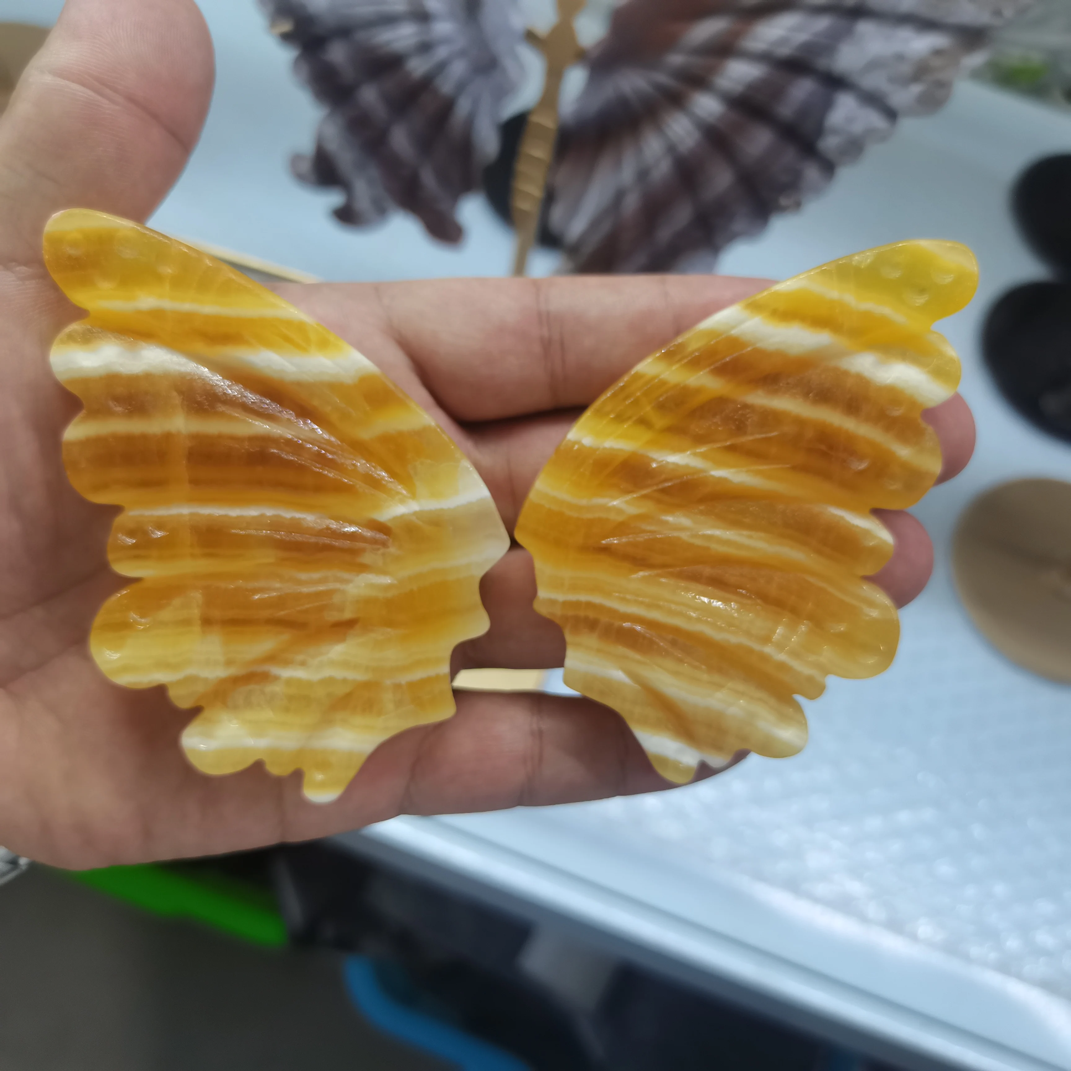 100mm Natural yellow calcite crystal quartz hand carved lovely Halloween butterfly wings home decoration crafts Christmas gift
100mm Natural yellow calcite crystal quartz hand carved lovely Halloween butterfly wings home decoration crafts Christmas gift