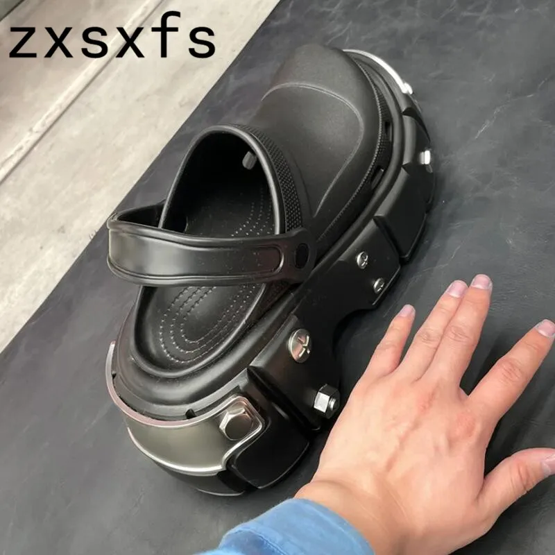 Brand Designer High Quality New Black Platform Slippers Slip On Round Toe Metal Decorate Thick Sole Mules Casual Gladiator Shoes
Brand Designer High Quality New Black Platform Slippers Slip On Round Toe Metal Decorate Thick Sole Mules Casual Gladiator Shoes