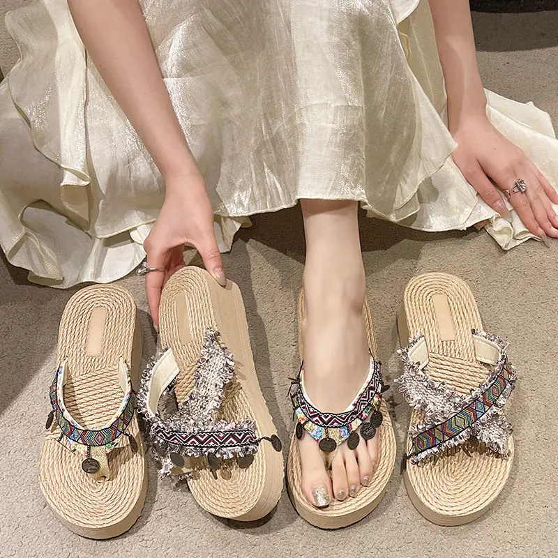 Shoes Crystals Jewels Outside Thick Platform Women's Slippers and Ladies Sandals Open Toe Slides Rhenstone Easy Wears Waterproof
Shoes Crystals Jewels Outside Thick Platform Women's Slippers and Ladies Sandals Open Toe Slides Rhenstone Easy Wears Waterproof