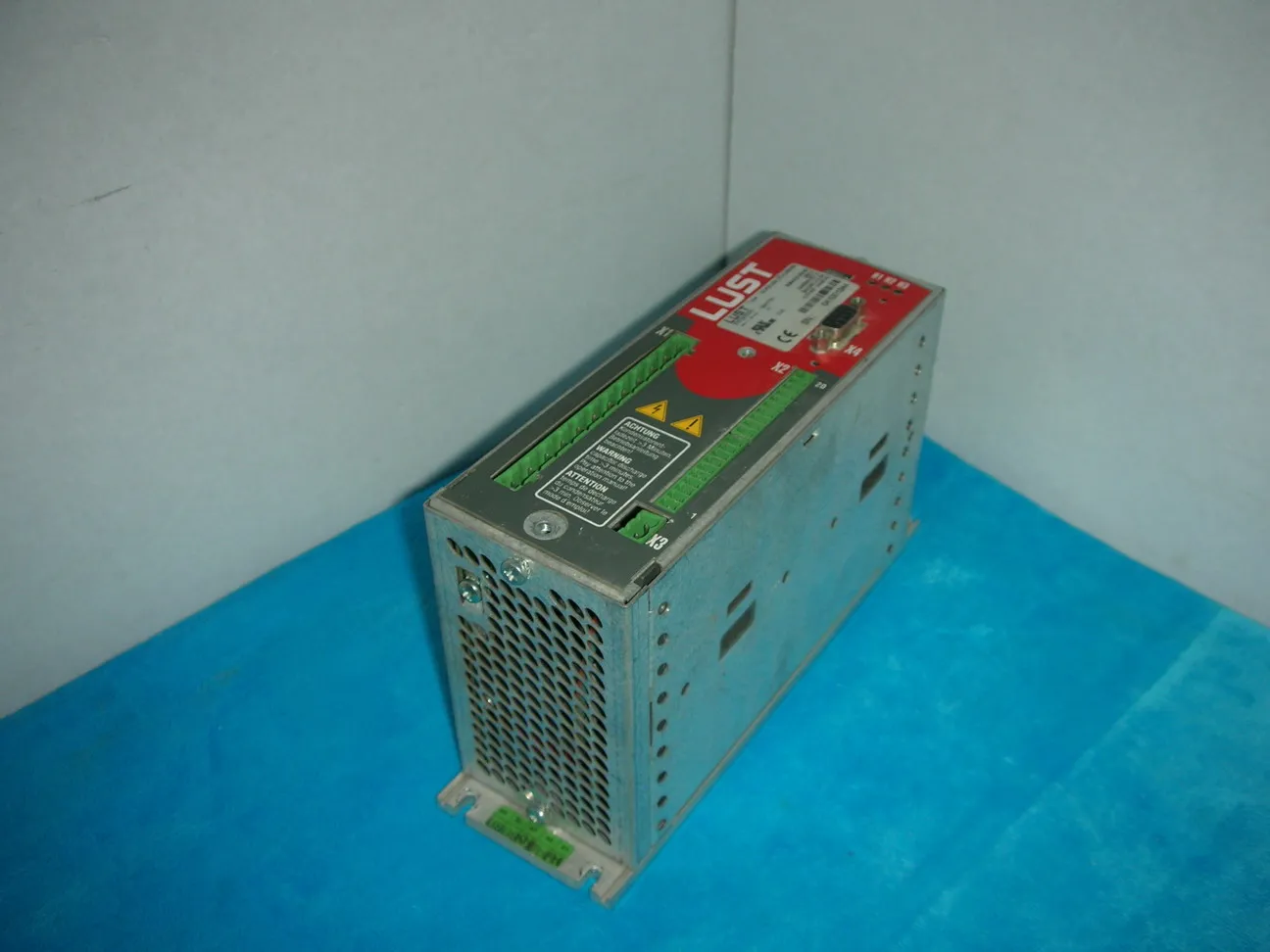 Вождевой драйвер CDA32.004.C1.4.H08.B0★Для разборки
Вождевой драйвер CDA32.004.C1.4.H08.B0★Для разборки