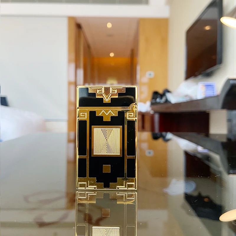 New Retro Lighter Bright Sound Brass Shell Windproof Lighter Cigarette Men Gift
New Retro Lighter Bright Sound Brass Shell Windproof Lighter Cigarette Men Gift