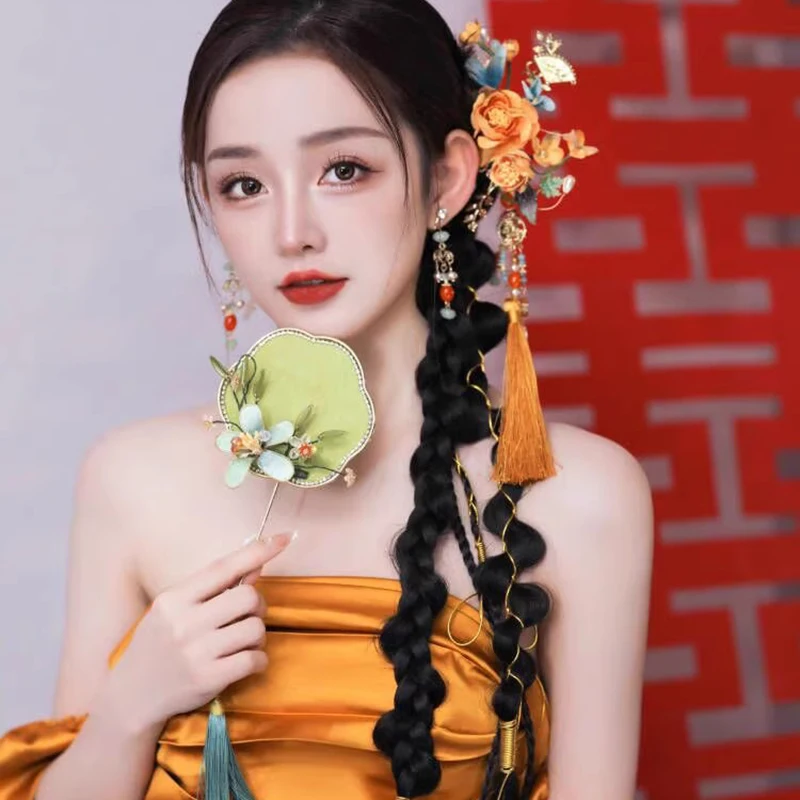 Round Polygon Fan Type Bride Bouquet Flower Chinese Style Crystal Pearls Bridal Mini Fan Xiuhe Accessories
Round Polygon Fan Type Bride Bouquet Flower Chinese Style Crystal Pearls Bridal Mini Fan Xiuhe Accessories