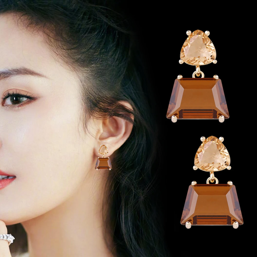 European and American classic four-leaf clover earrings female high-grade exquisite Joker Ear Accessories
European and American classic four-leaf clover earrings female high-grade exquisite Joker Ear Accessories