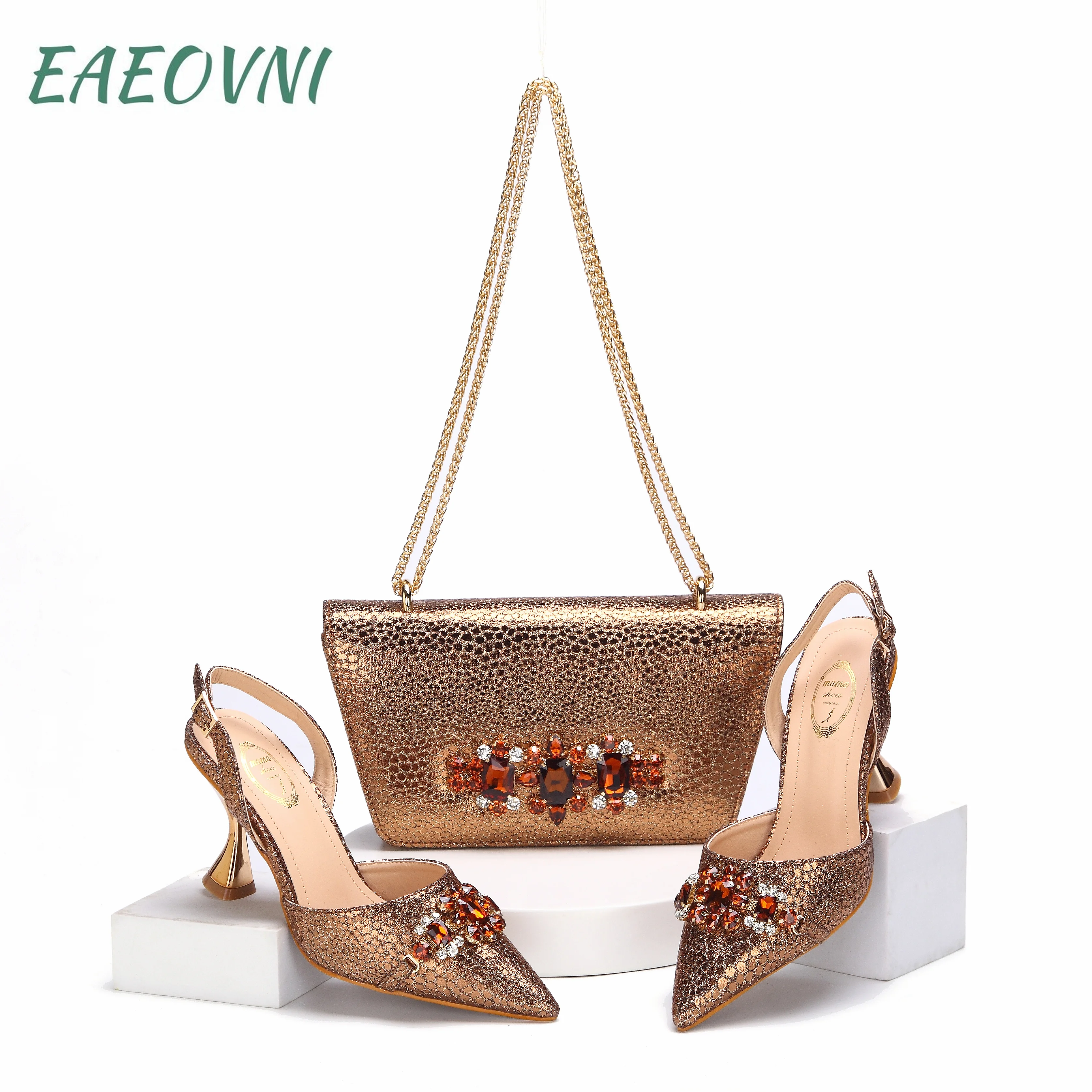Coffee Color 2024 Italian Design Classic Noble Shoes Matching Bag Embossed Rhinestones Decoration with Crystal
Coffee Color 2024 Italian Design Classic Noble Shoes Matching Bag Embossed Rhinestones Decoration with Crystal