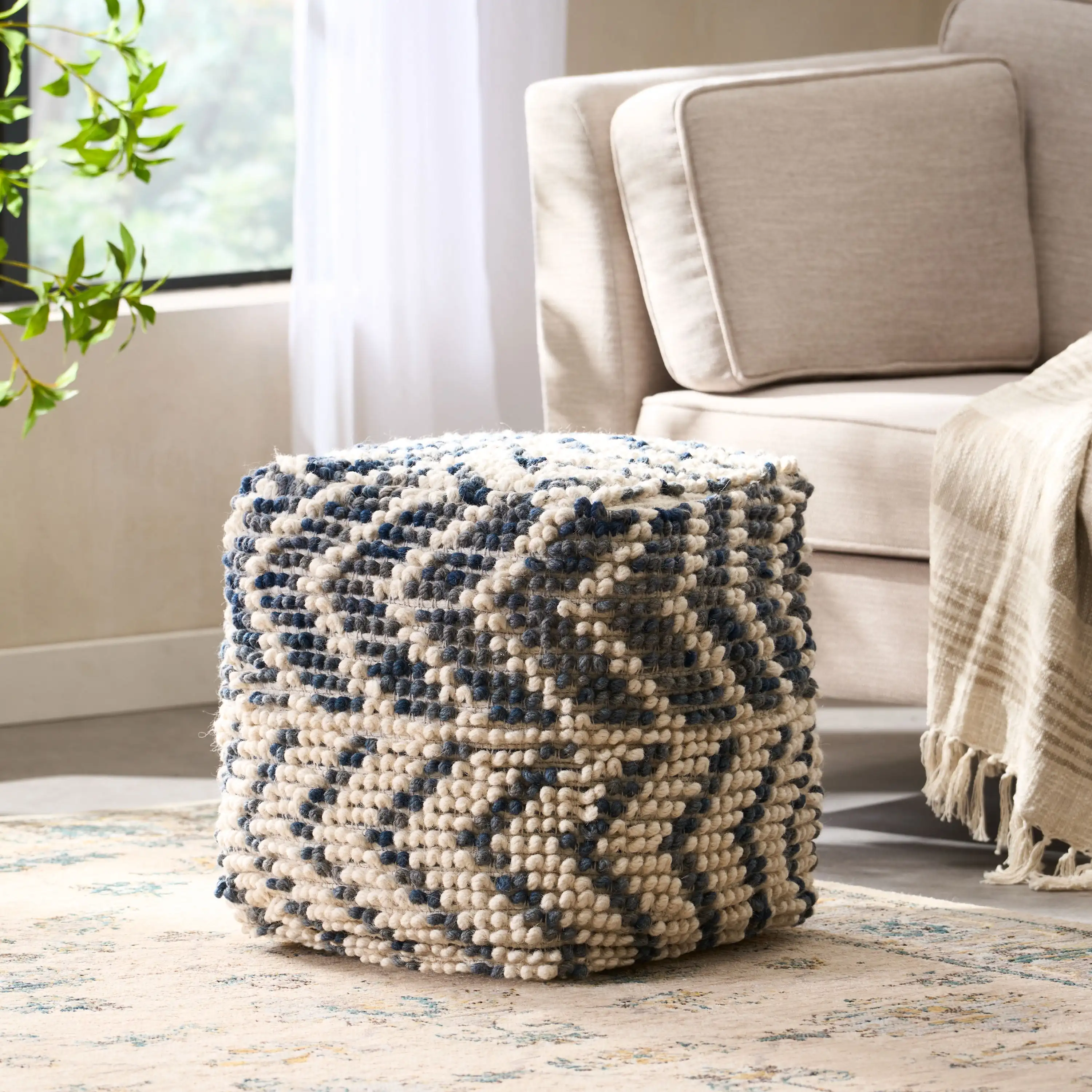 Luxurious Refined Fashionable and Elegant Durable Low-profil Chevron Tufted Wool Pouf
Luxurious Refined Fashionable and Elegant Durable Low-profil Chevron Tufted Wool Pouf