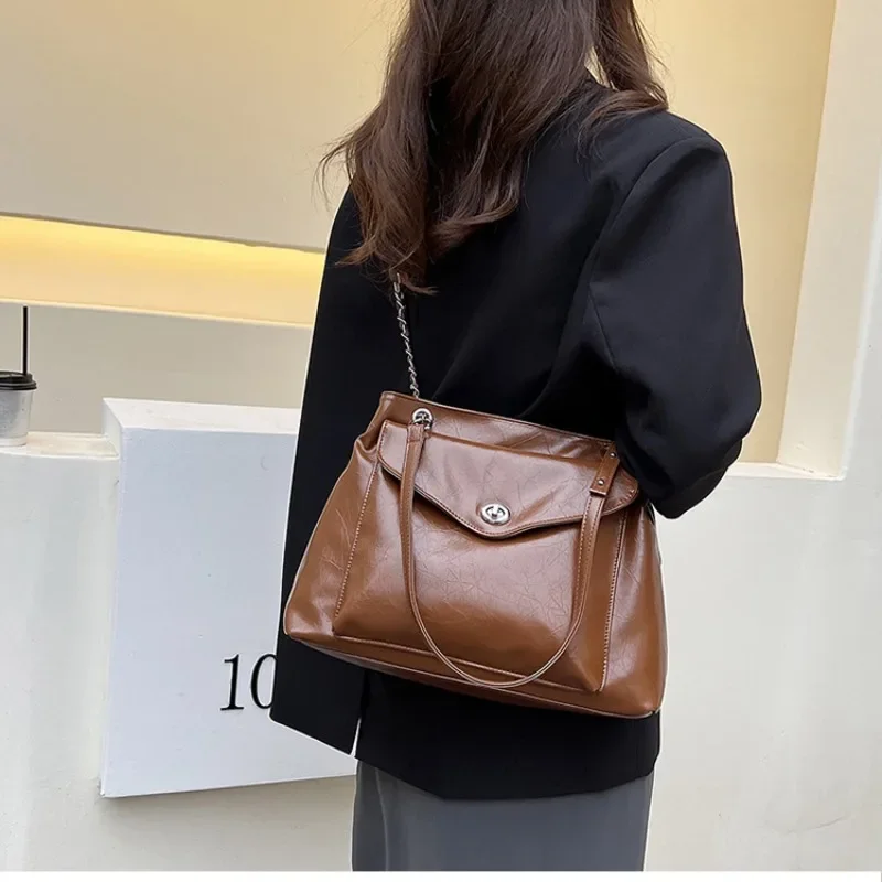 Women's Crossbody Bag New Trendy Retro Texture Tote Luxury Brand Female Shoulder Bag Fashion Chain Shoulder Crossbody Bag
Women's Crossbody Bag New Trendy Retro Texture Tote Luxury Brand Female Shoulder Bag Fashion Chain Shoulder Crossbody Bag