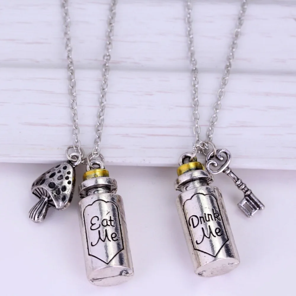 Classic Couple Charm Jewelry Alice in WonderlandThe Album's Title Eat Me Drink Me Charm PendantAlloy Bottle Pendant Necklace
Classic Couple Charm Jewelry Alice in WonderlandThe Album's Title Eat Me Drink Me Charm PendantAlloy Bottle Pendant Necklace