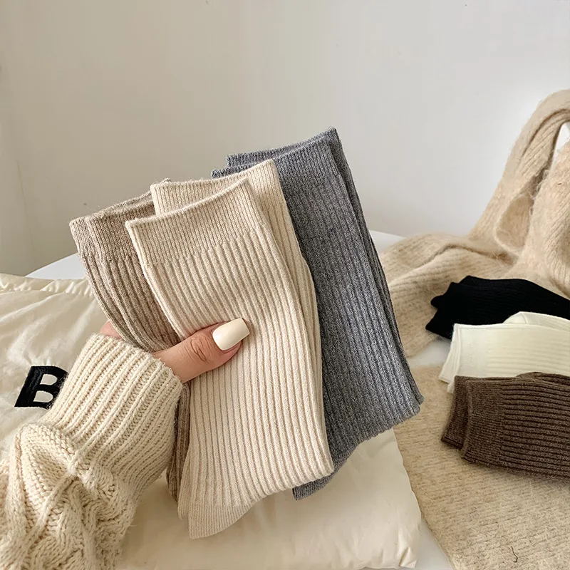 SP&CITY Autumn Double Needle Wool Mid Tube Women's Socks College Style Winter Warm Casual Socks Breathable Comfort Striped Sock
SP&CITY Autumn Double Needle Wool Mid Tube Women's Socks College Style Winter Warm Casual Socks Breathable Comfort Striped Sock