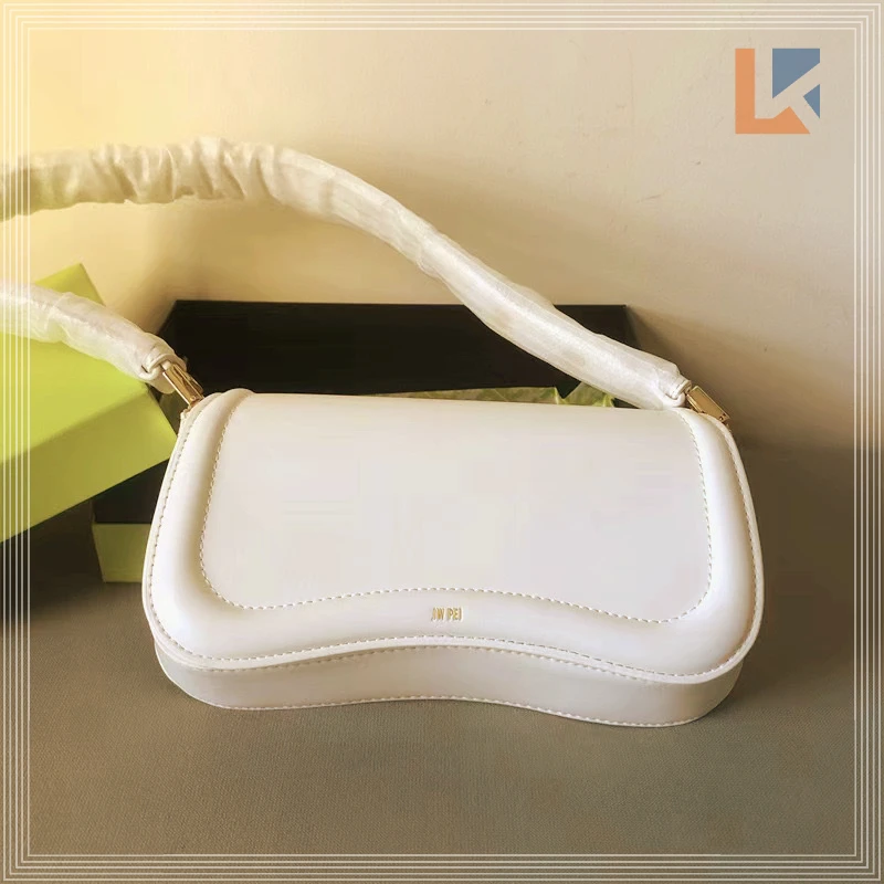 2023 New Girls Cute Pudding Bag Ladies Brand Design Letters Leather Underarm Bag Shopping Party Fashion Shoulder Bag For Ladies
2023 New Girls Cute Pudding Bag Ladies Brand Design Letters Leather Underarm Bag Shopping Party Fashion Shoulder Bag For Ladies