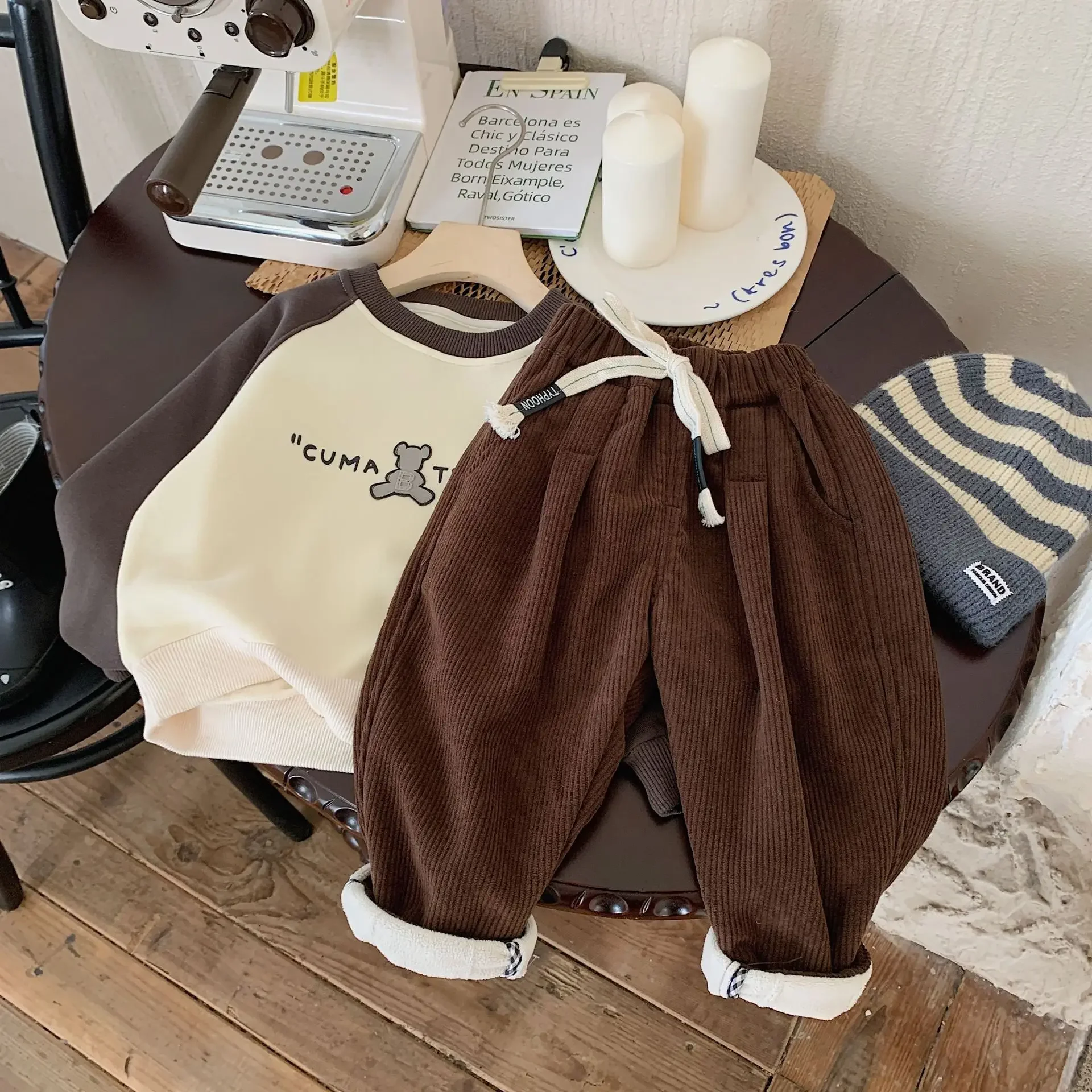 Детская одежда, брюки для мальчиков, осень и зима 2023, вельветовые брюки, новые модные однотонные Теплые повседневные простые детские брюки
Детская одежда, брюки для мальчиков, осень и зима 2023, вельветовые брюки, новые модные однотонные Теплые повседневные простые детские брюки