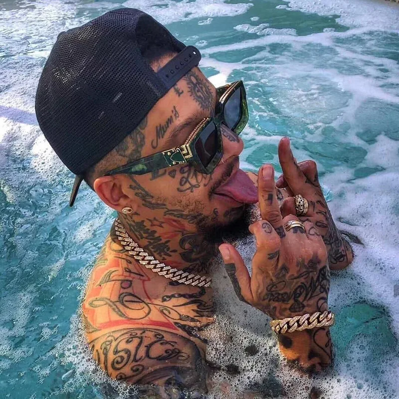 2023 new personality cool sunglasses for men and women square large frame personality sunglasses millionaire fashion Bundy glass
2023 new personality cool sunglasses for men and women square large frame personality sunglasses millionaire fashion Bundy glass