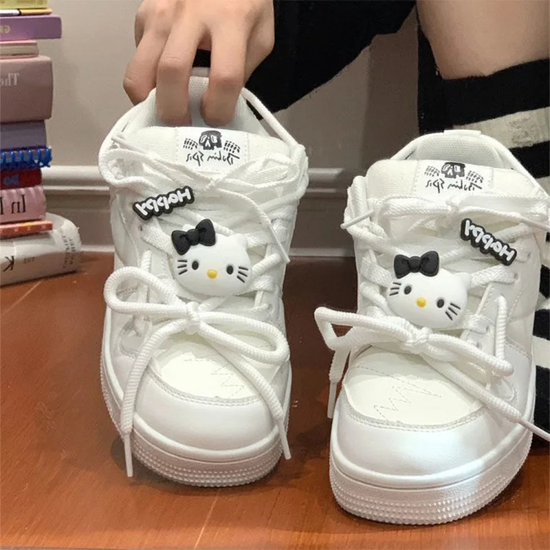 Женские кроссовки с толстой подошвой Sanrio, милые Мультяшные аниме кроссовки Hello Kitty, спортивная обувь для пар, легкие подарки для детей
Женские кроссовки с толстой подошвой Sanrio, милые Мультяшные аниме кроссовки Hello Kitty, спортивная обувь для пар, легкие подарки для детей