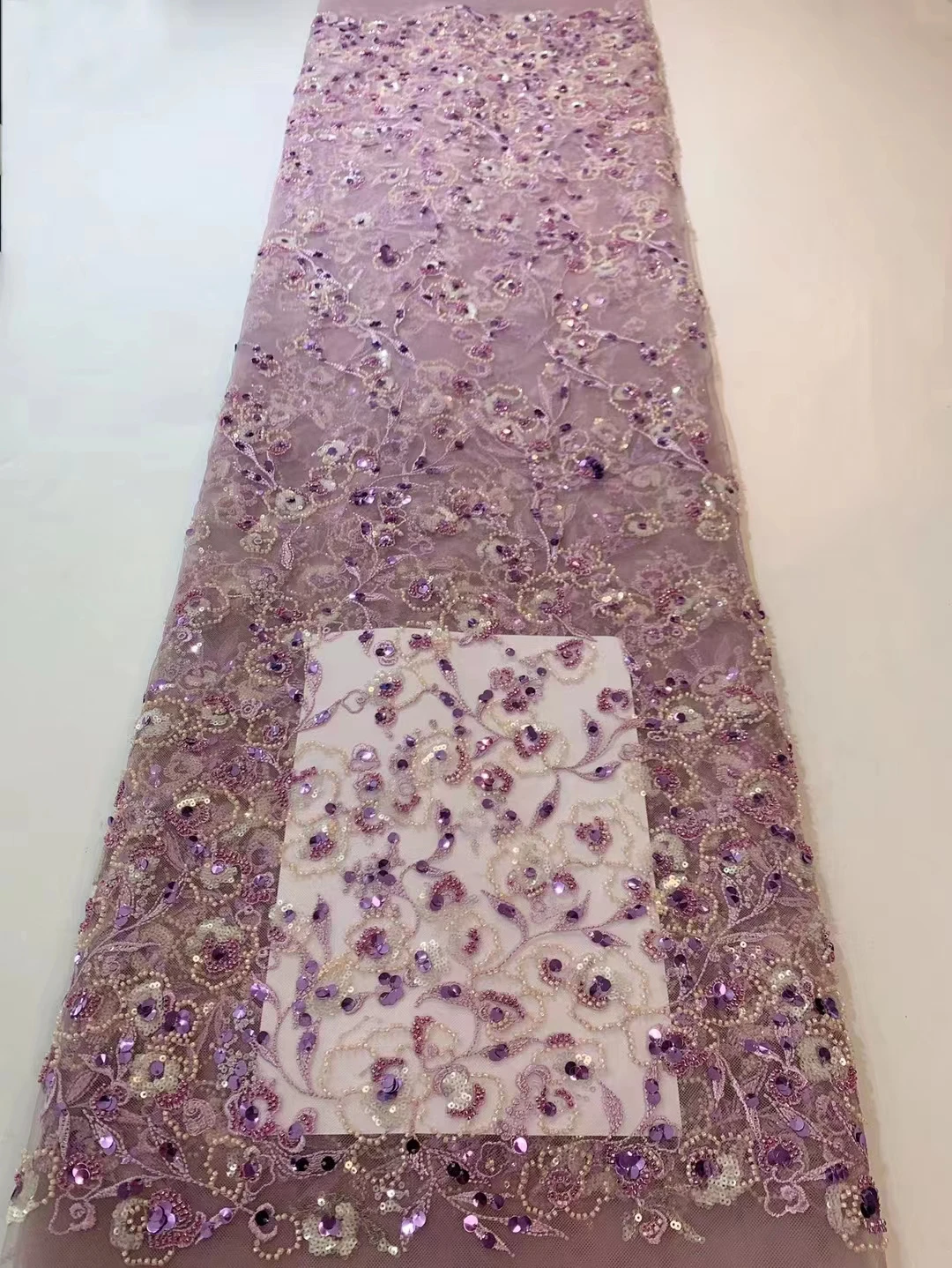 2023 High Quality African Lace Fabric French Sequin Embroidered Luxurious Beaded Lace Fabric 5 Yards Wedding Dress Sewing QF0833
2023 High Quality African Lace Fabric French Sequin Embroidered Luxurious Beaded Lace Fabric 5 Yards Wedding Dress Sewing QF0833