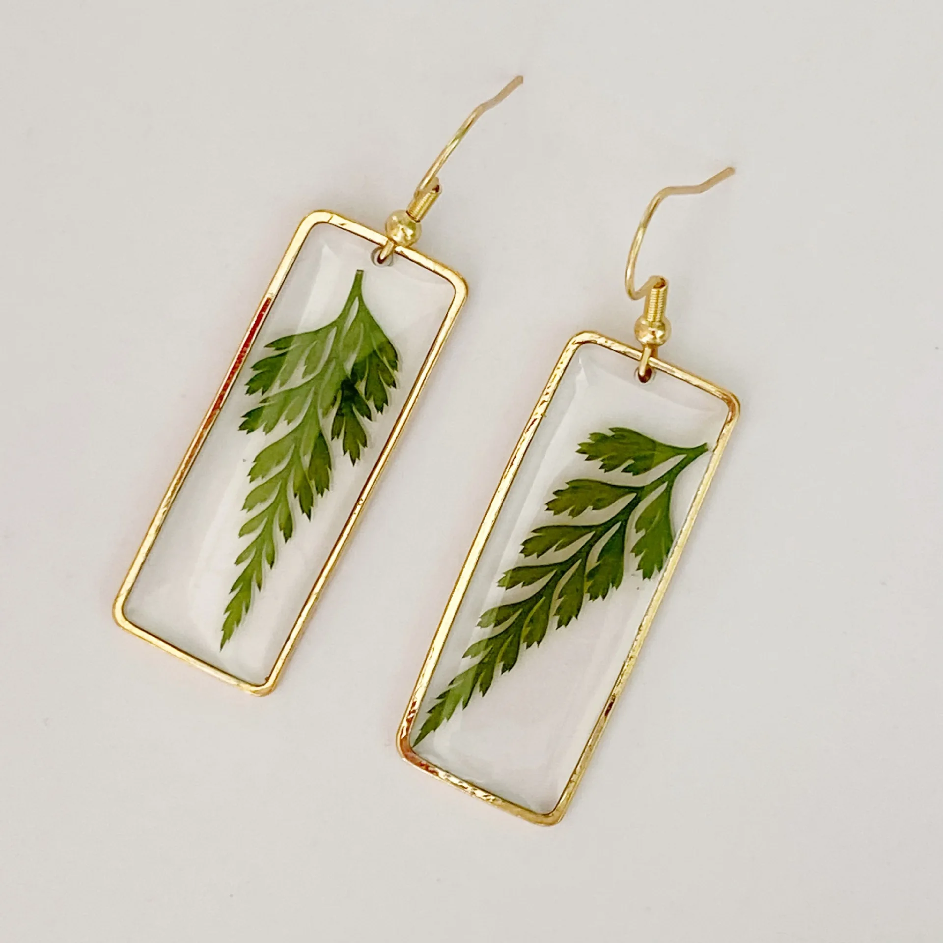 

Creative Nature Green Leaf Earring Women Unique Pressed Flower Epoxy Resin Leaves Earrings Natural Statement Jewelry Wholesale