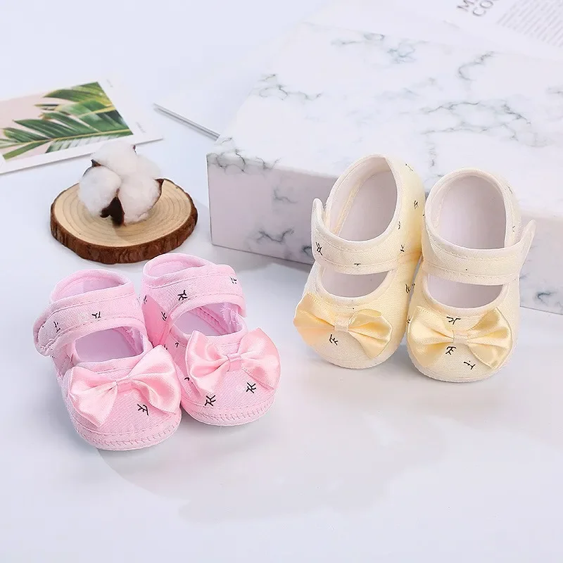 Spring and Autumn Small Flower Bow 0-1 Year Old Baby Walking Shoes Breathable Soft Soles Off Princess Shoes for Baby Girls
Spring and Autumn Small Flower Bow 0-1 Year Old Baby Walking Shoes Breathable Soft Soles Off Princess Shoes for Baby Girls